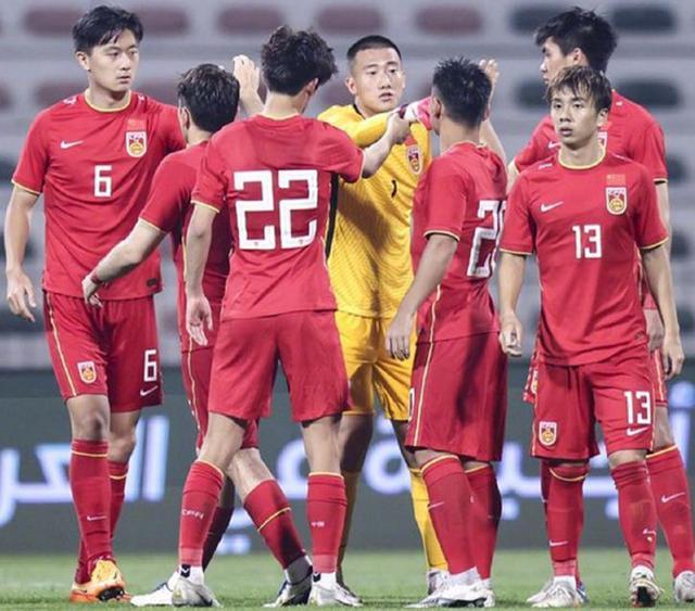 国足vs泰国直播结束视频，那场2-0，我看了三遍录像才缓过来