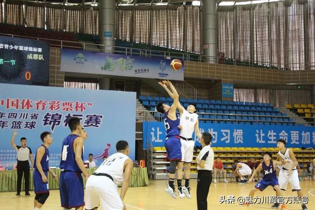 宜宾vs绵阳篮球直播视频，我蹲了三天直播，终于搞懂这两座四川篮球之城到底差在哪